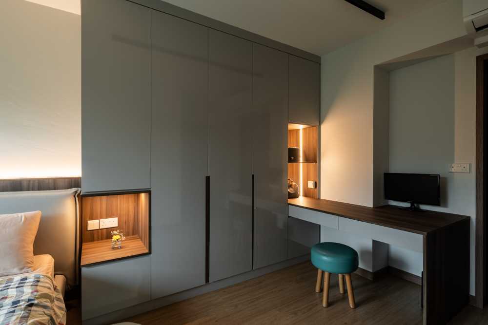 Modern Bedroom with Built-in Bed and Queen Bed