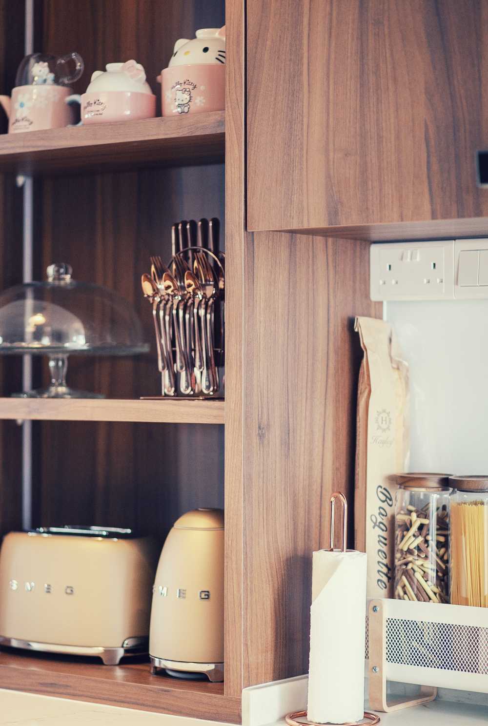 Scandinavian Kitchen with Kitchen Island and Open Kitchen