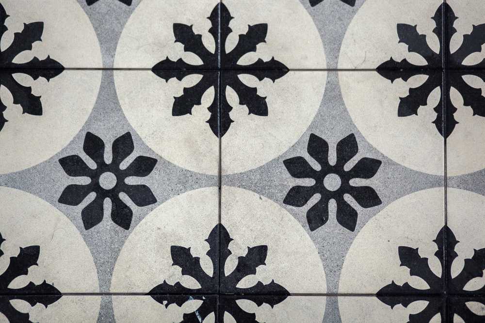 Scandinavian Bathroom with Homogeneous Tiles and Mosaic