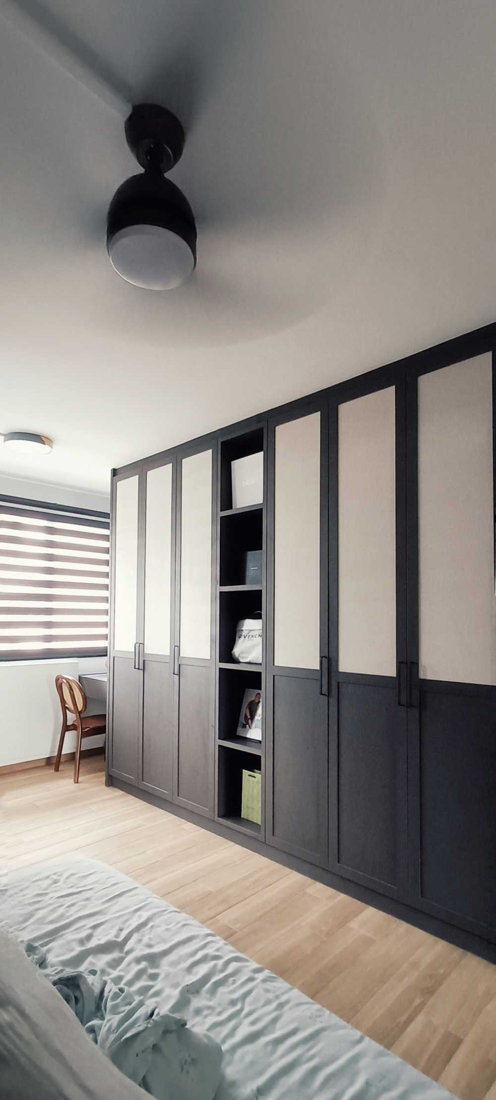 Scandinavian Living Room with Homogeneous Tiles and Wood Flooring