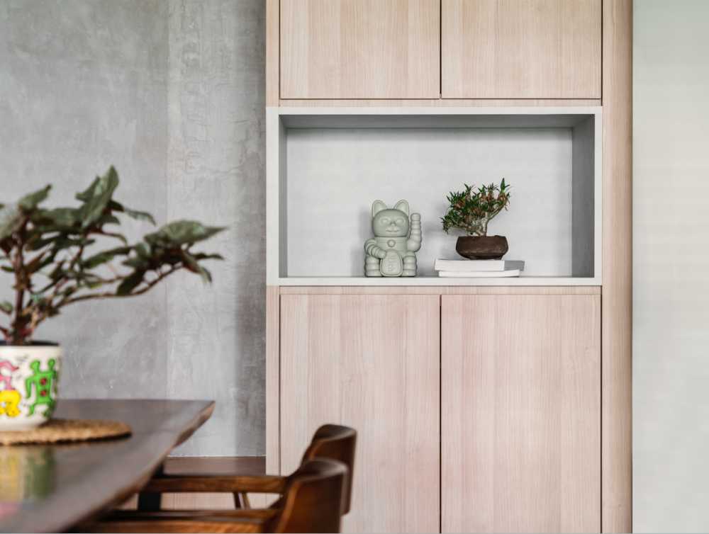 Scandinavian Entryway with Dining Table and Desk Chairs