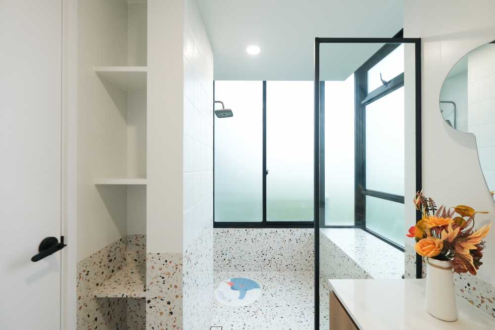 Modern Bathroom with Shower Screen and Bathroom Storage