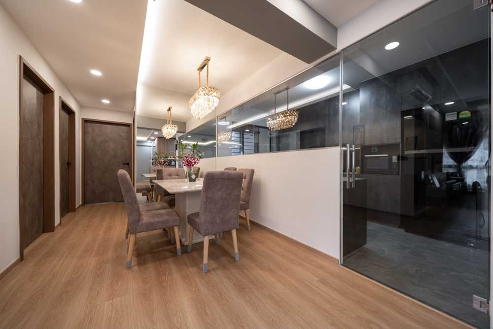 Modern Dining Room with Mirror and Cove Lighting