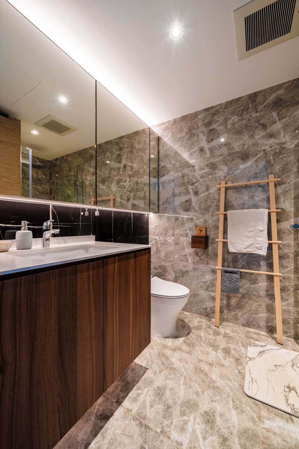 Minimalist Bathroom with Mirror and Bathtub