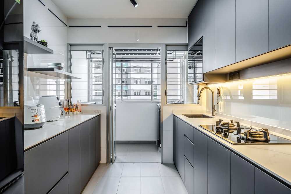 Contemporary Kitchen with Kitchen Window and Kitchen Island