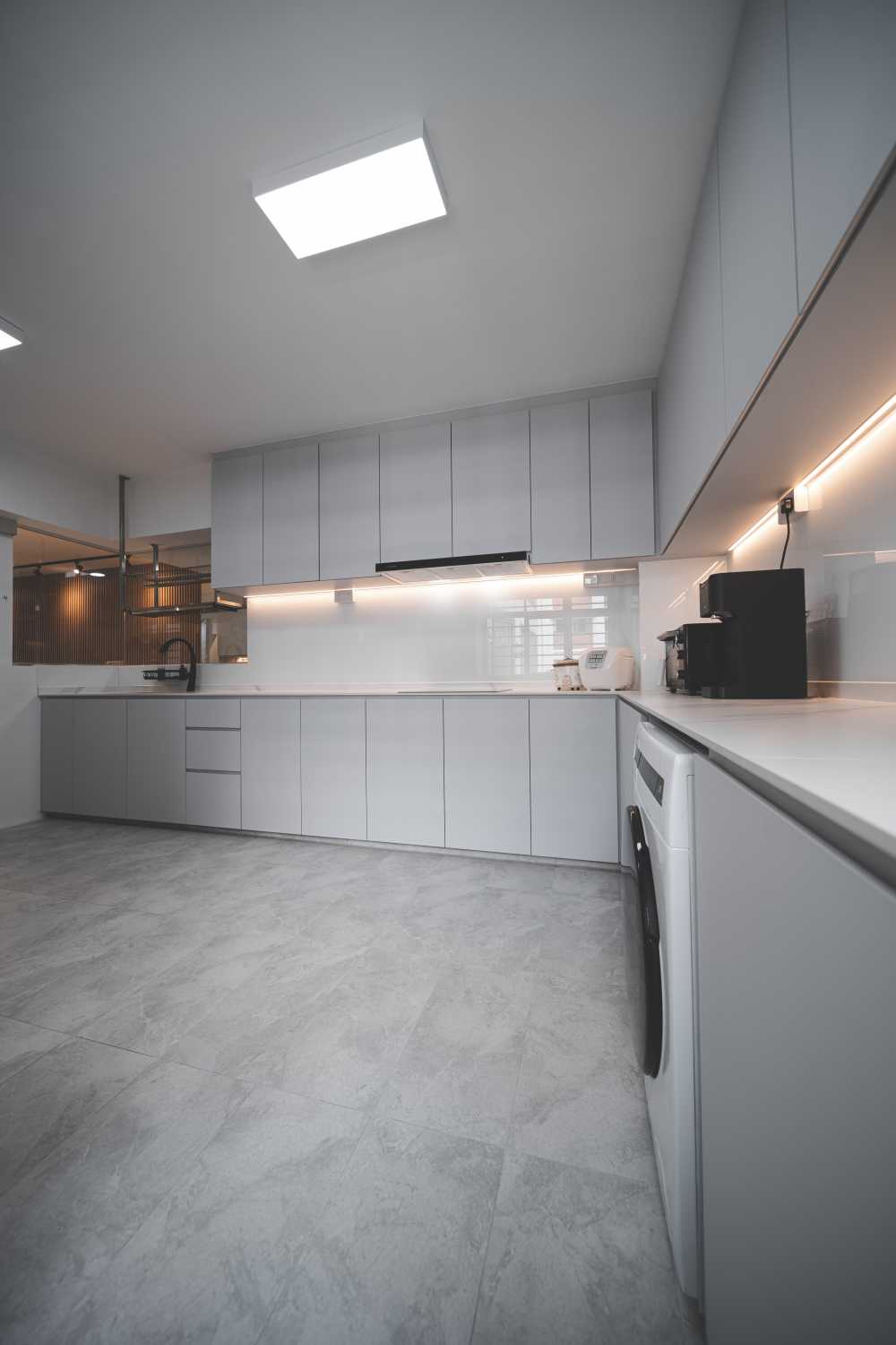 Modern Kitchen with Countertop and Kitchen Backsplash