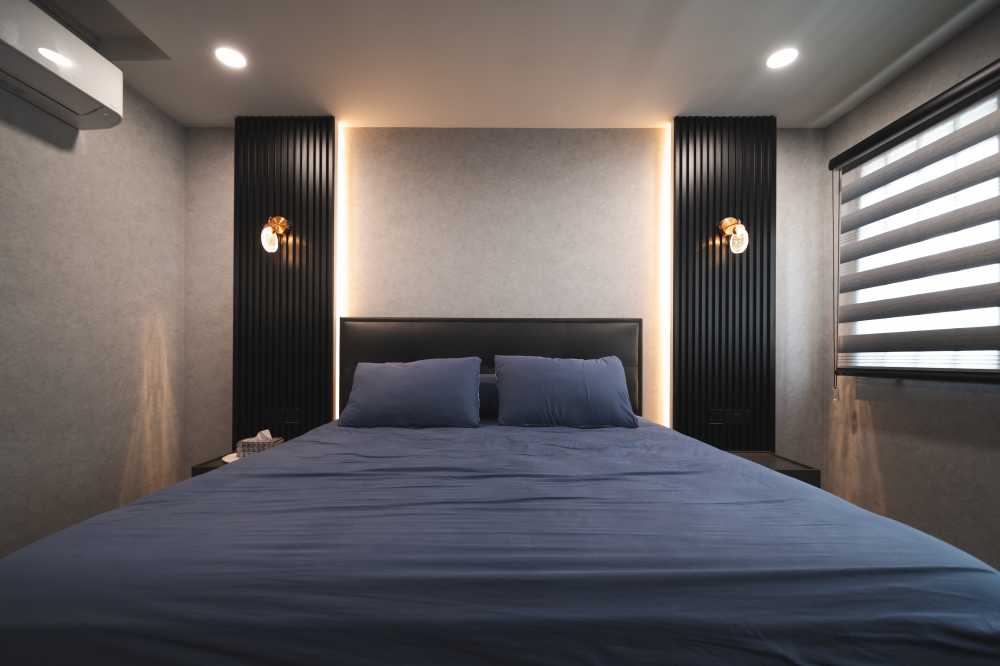 Modern Bedroom with Sideboard and Bed