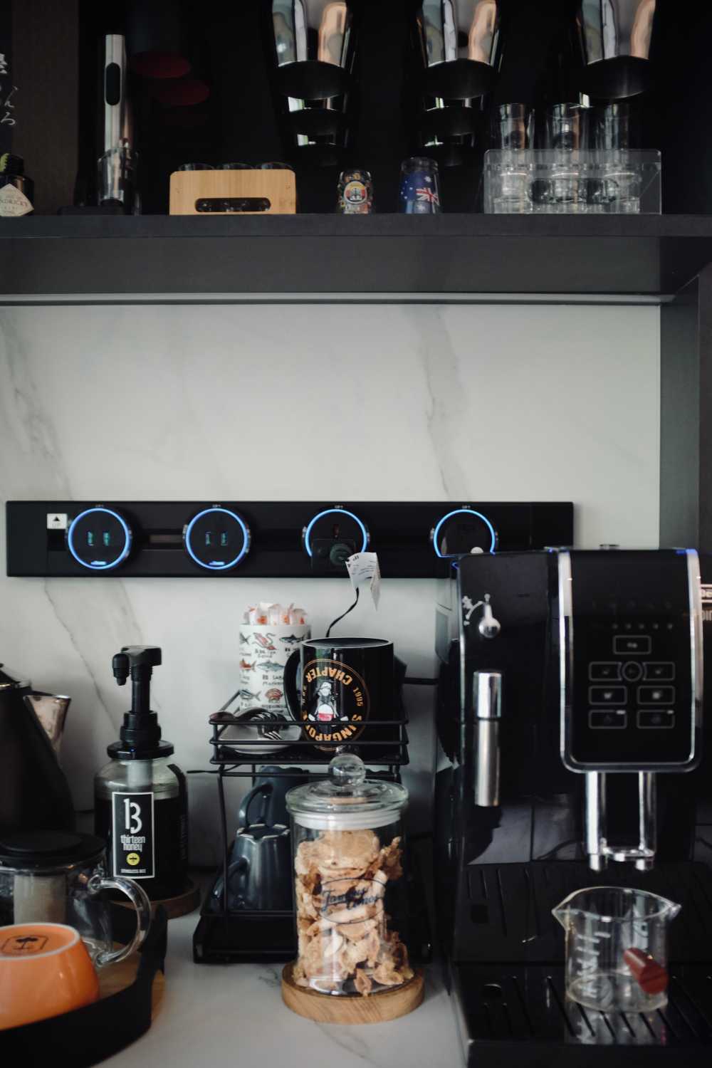 Industrial Home Bar with Countertop and Bar Counter