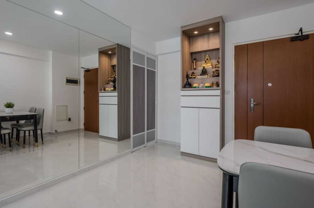 Modern Living Room with Homogeneous Tiles and Drop Light