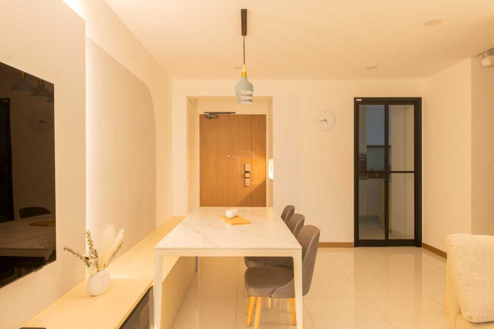 Modern Foyer with Feature Wall and Dining Table