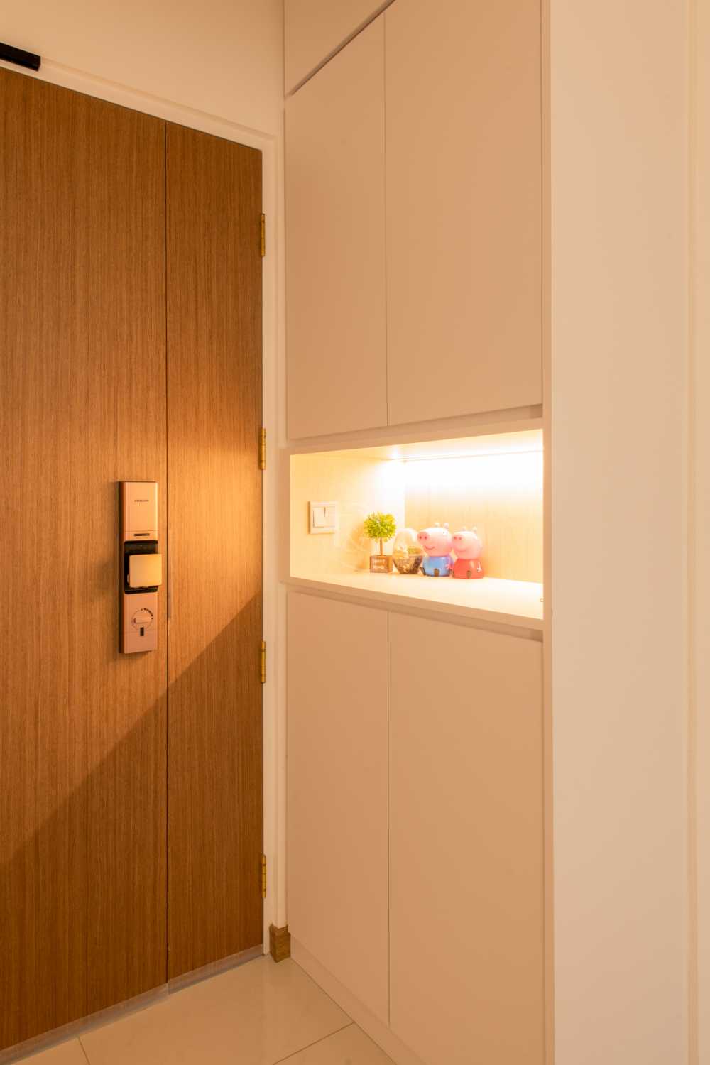 Modern Entryway with Shoe Rack and Small Storage