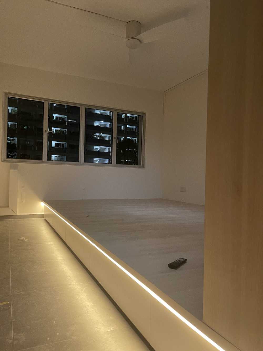 Contemporary Bedroom with Platform Bed and Homogeneous Tiles