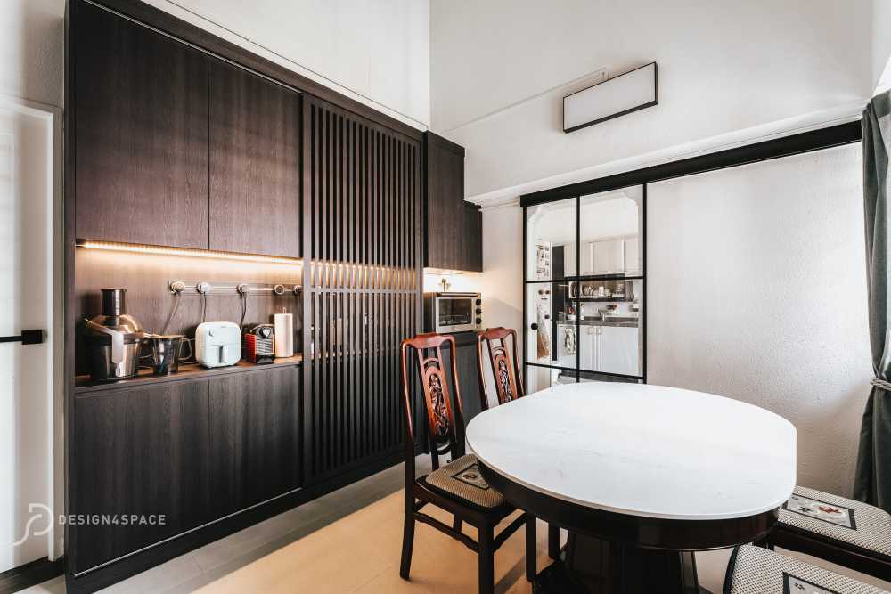 Transitional Dining Room with Dining Table and Dining Chairs