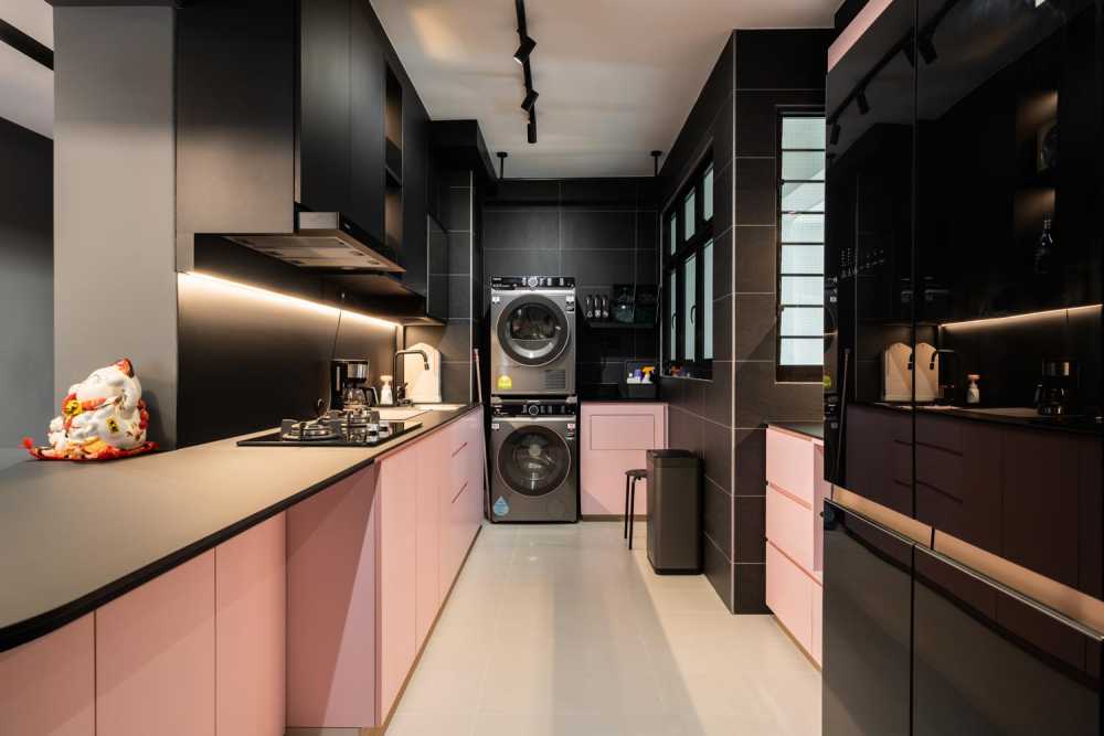 Modern Kitchen with Open Kitchen and Kitchen Backsplash