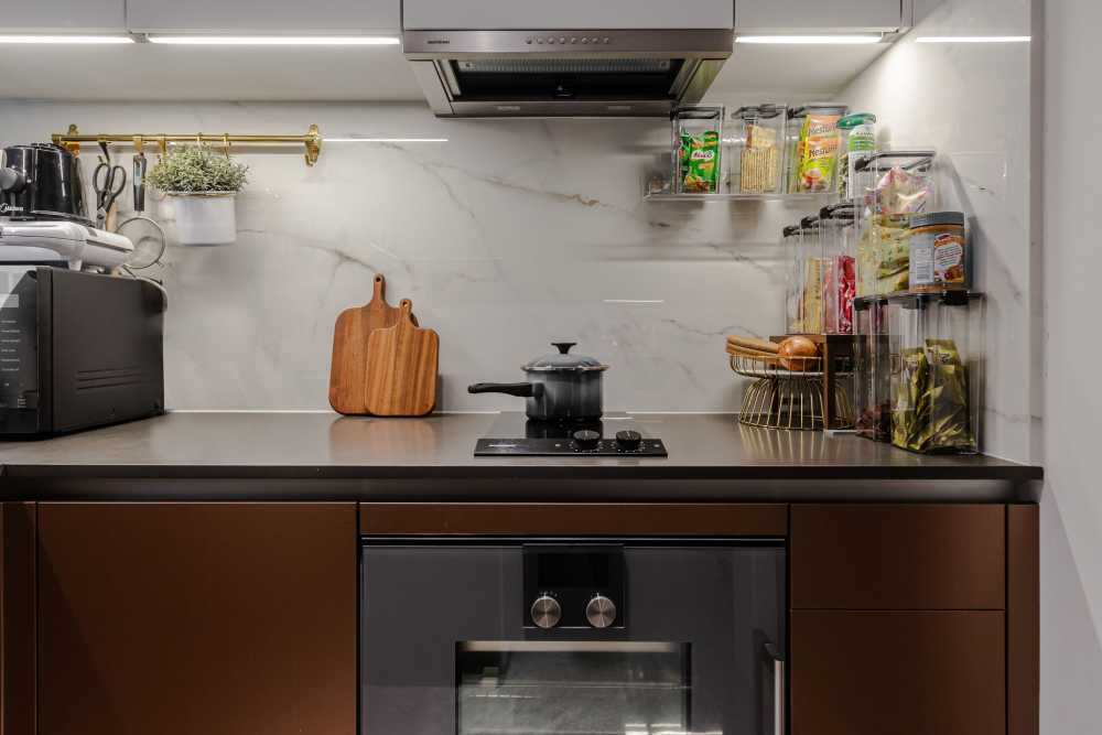 Modern Kitchen with Countertop and Kitchen Island