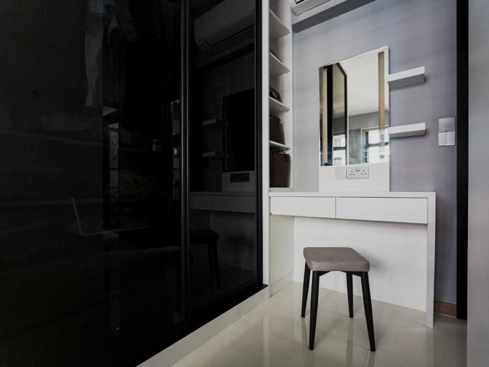 Minimalist Bedroom with Wardrobe and Closet