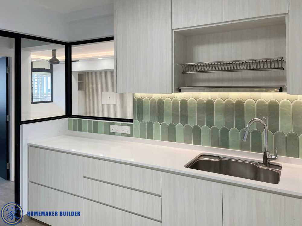 Minimalist Kitchen with Panelling and Kitchen Backsplash