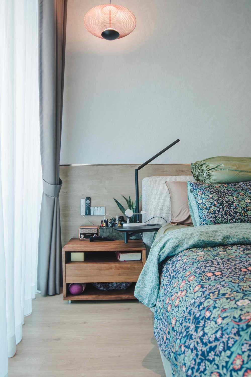 Contemporary Bedroom with Vinyl Flooring and Sideboard
