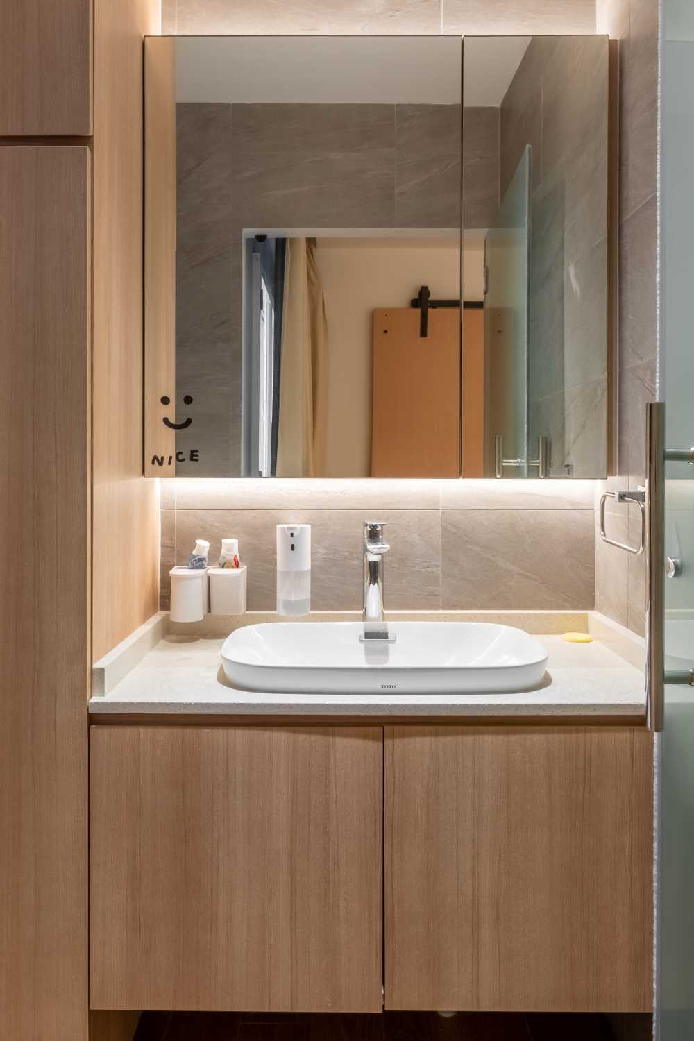 Minimalist Bathroom with Countertop and Bathroom Storage