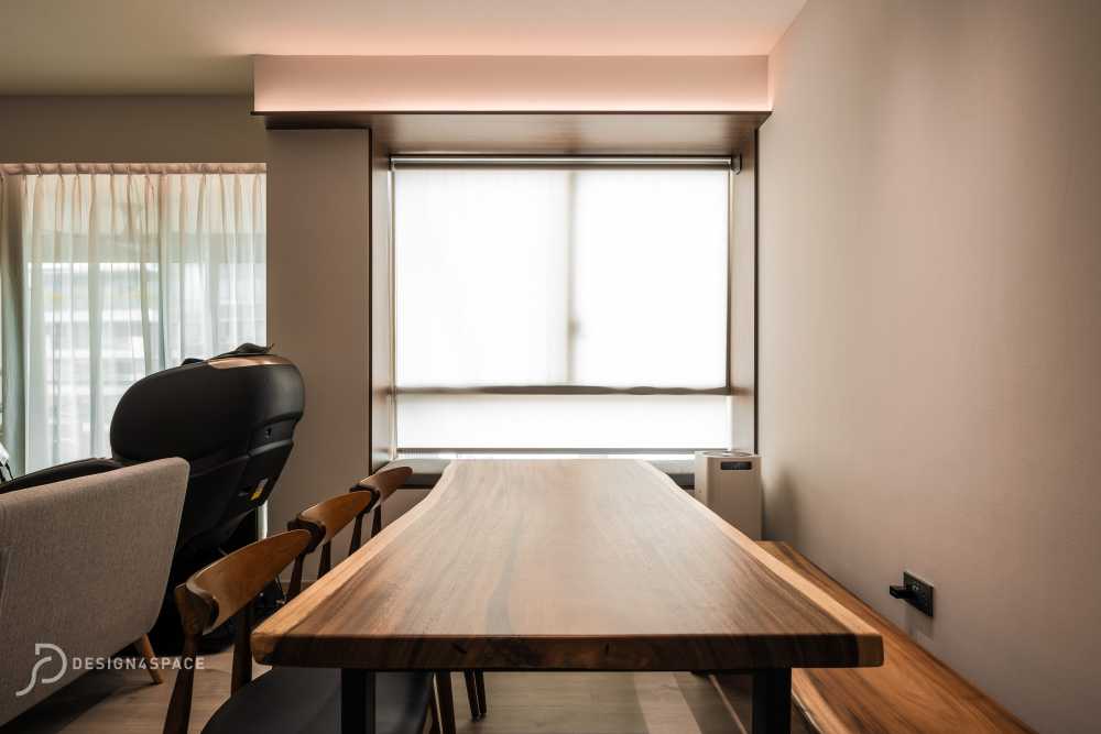 Modern Dining Room with Downlights and Dining Table