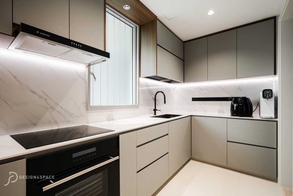 Modern Kitchen with Homogeneous Tiles and Open Kitchen