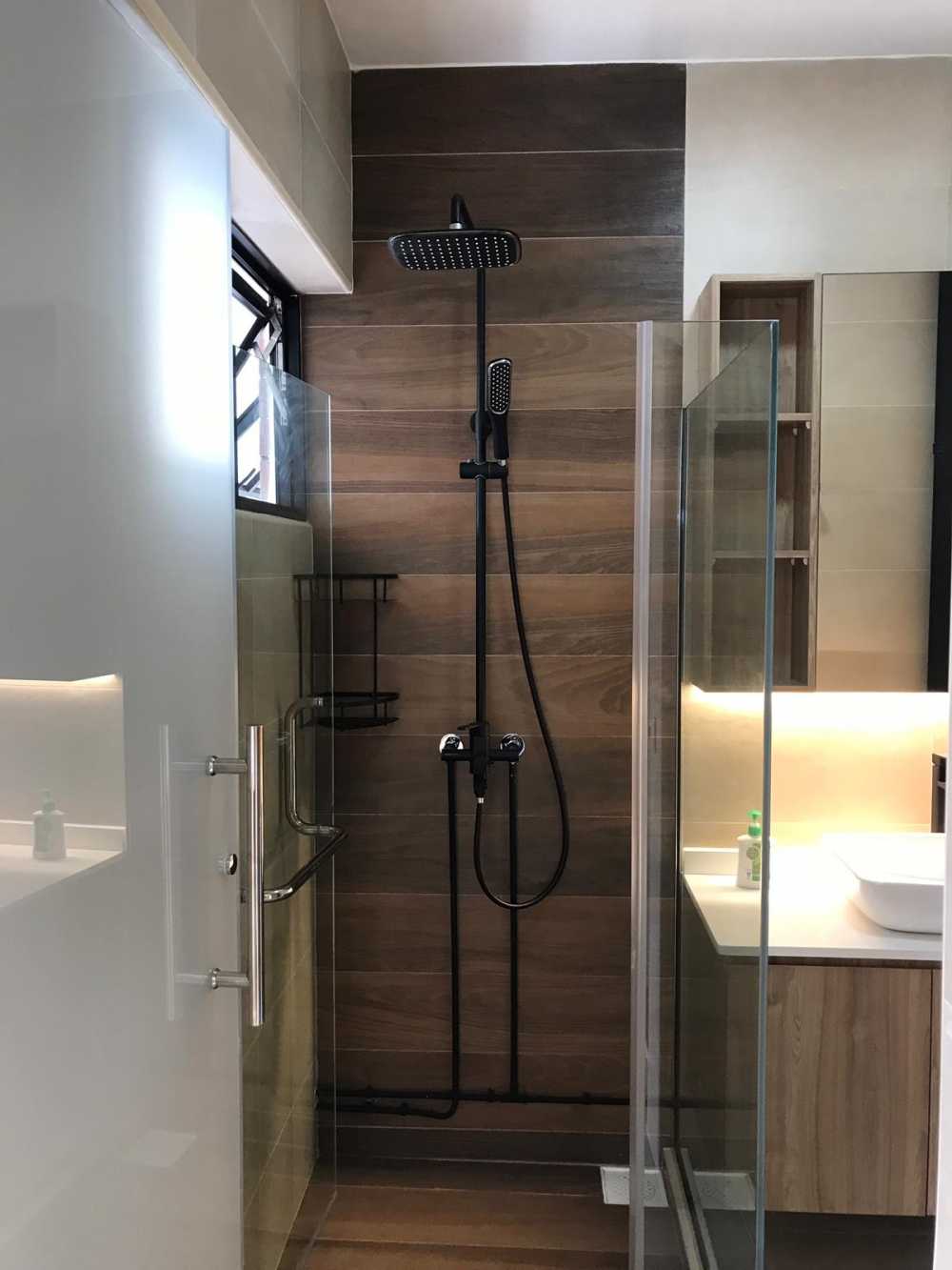 Minimalist Bathroom with Homogeneous Tiles and Shower Screen