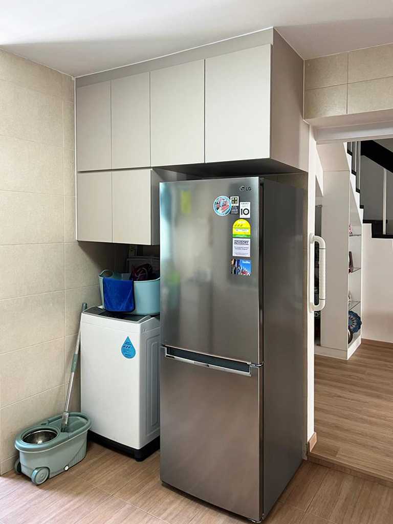 Scandinavian Kitchen with Countertop and Homogeneous Tiles