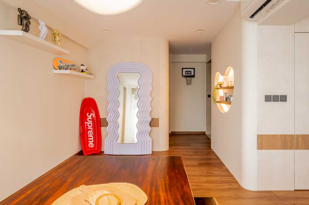 Modern Dining Room with Drop Light and Drop Ceiling