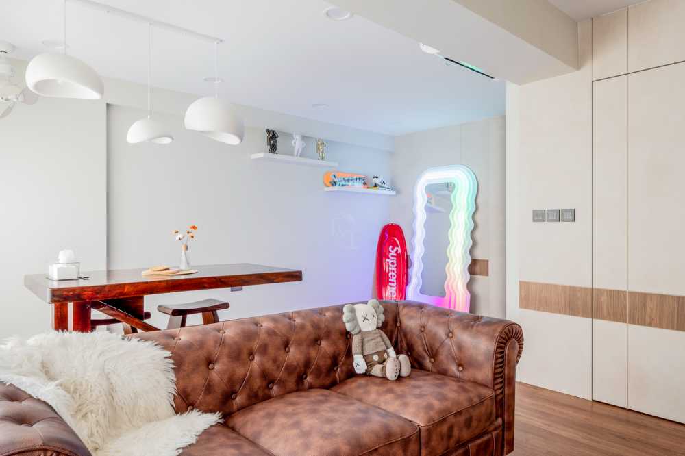 Modern Dining Room with Drop Light and Dining Table