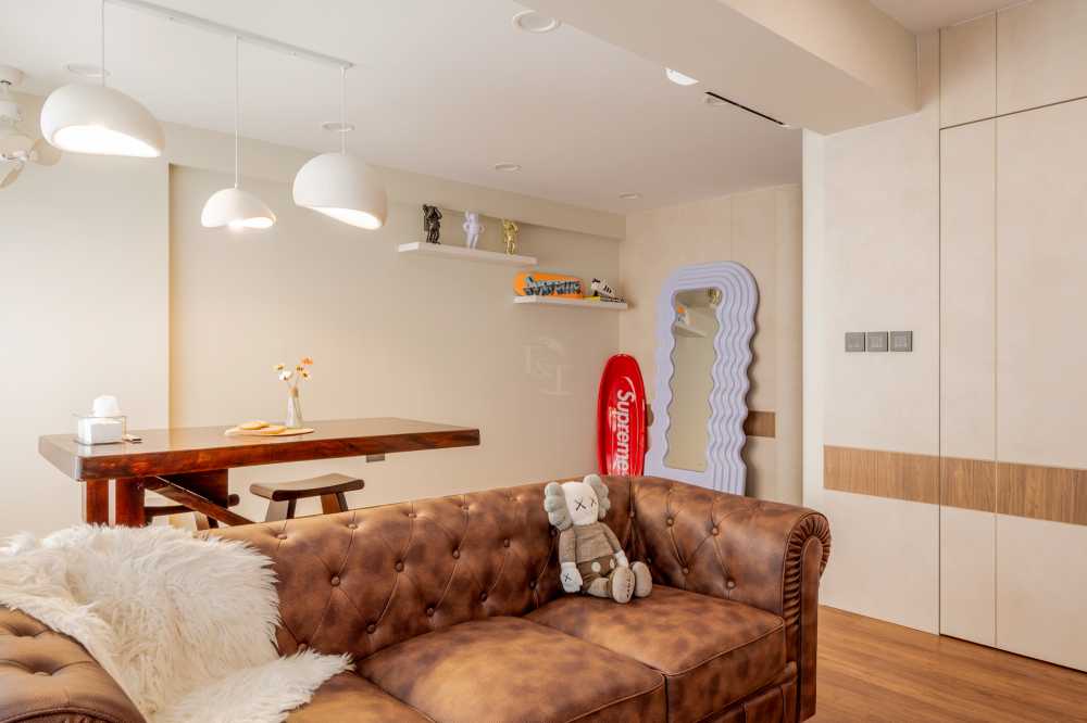 Modern Dining Room with Drop Light and Dining Table