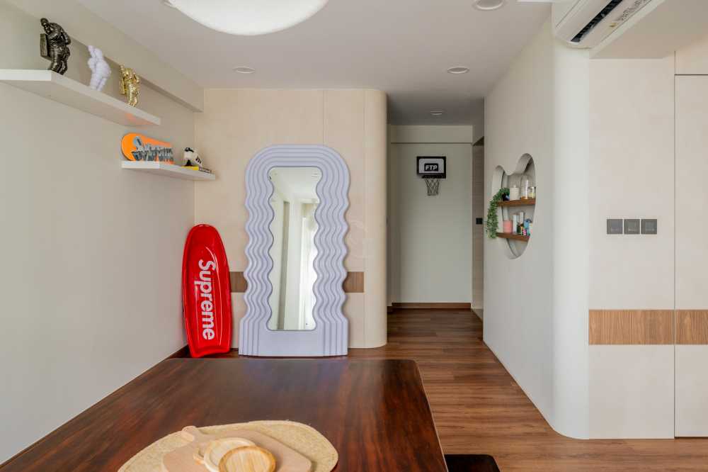 Modern Dining Room with Drop Light and Drop Ceiling