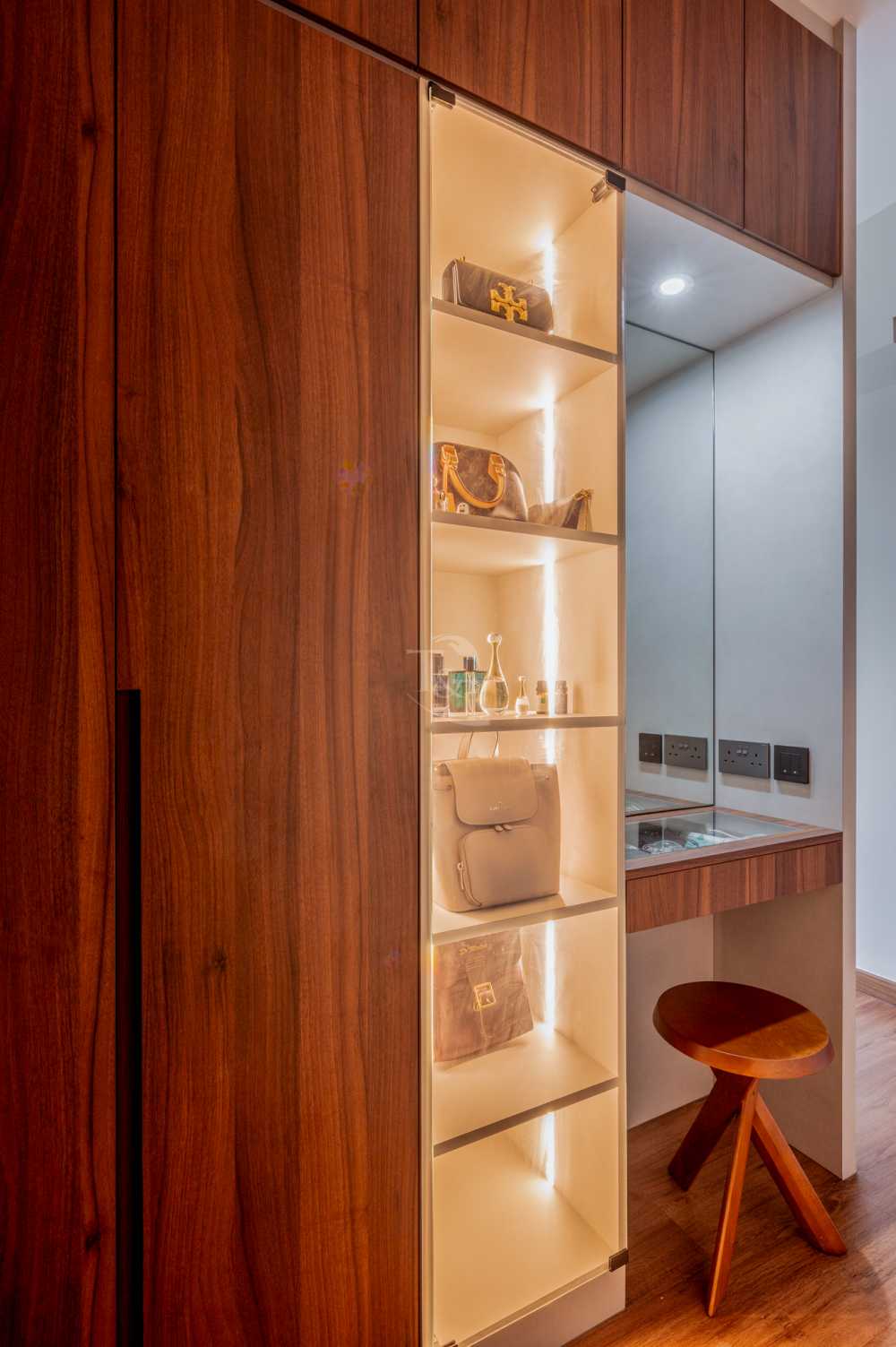 Modern Bedroom with Wood Flooring and Vanity Counter