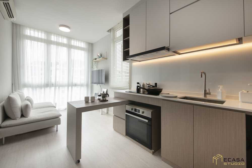 Minimalist Kitchen with Countertop and Wood Flooring