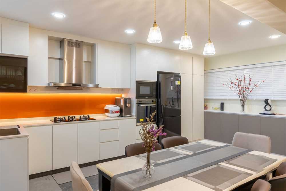 Modern Kitchen with Countertop and Open Kitchen