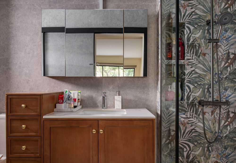 Contemporary Bathroom with Countertop and Homogeneous Tiles