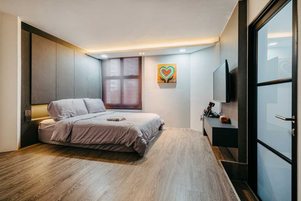 Contemporary Bedroom with Vinyl Flooring and Cove Lighting