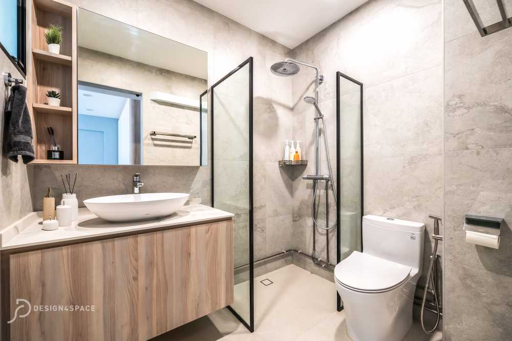 Modern Bathroom with Homogeneous Tiles and Mirror