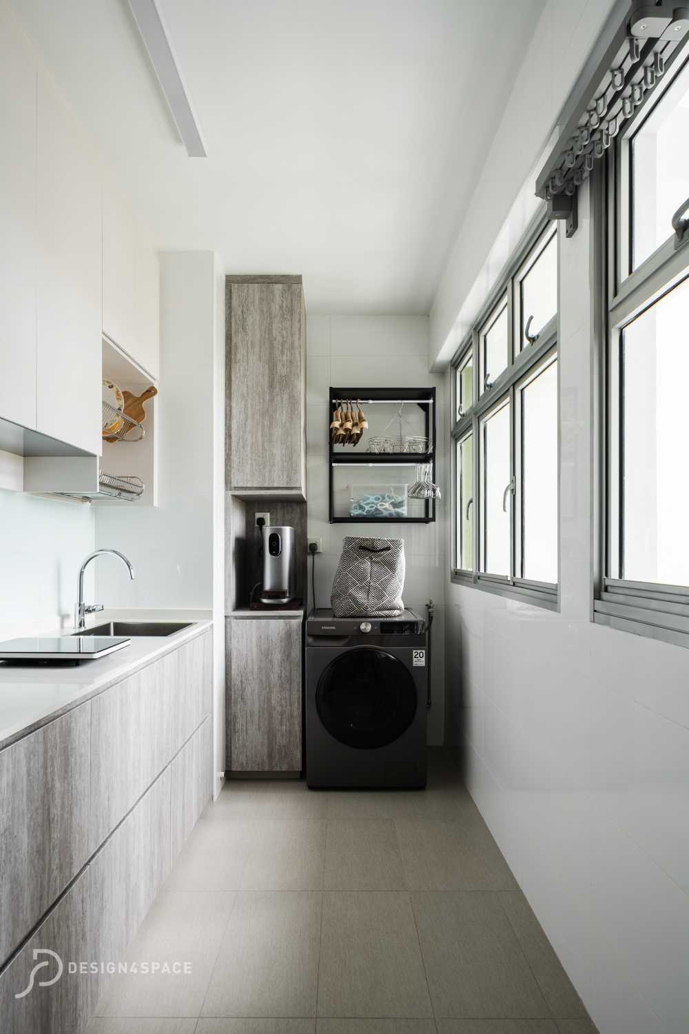 Minimalist Kitchen with Vinyl Flooring and Kitchen Window