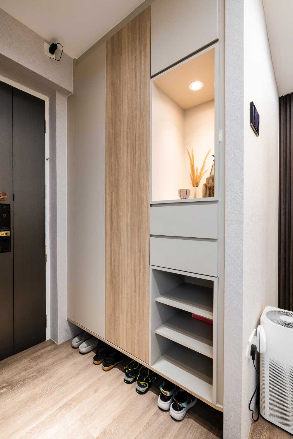 Modern Entryway with Mirror and Seating Bench