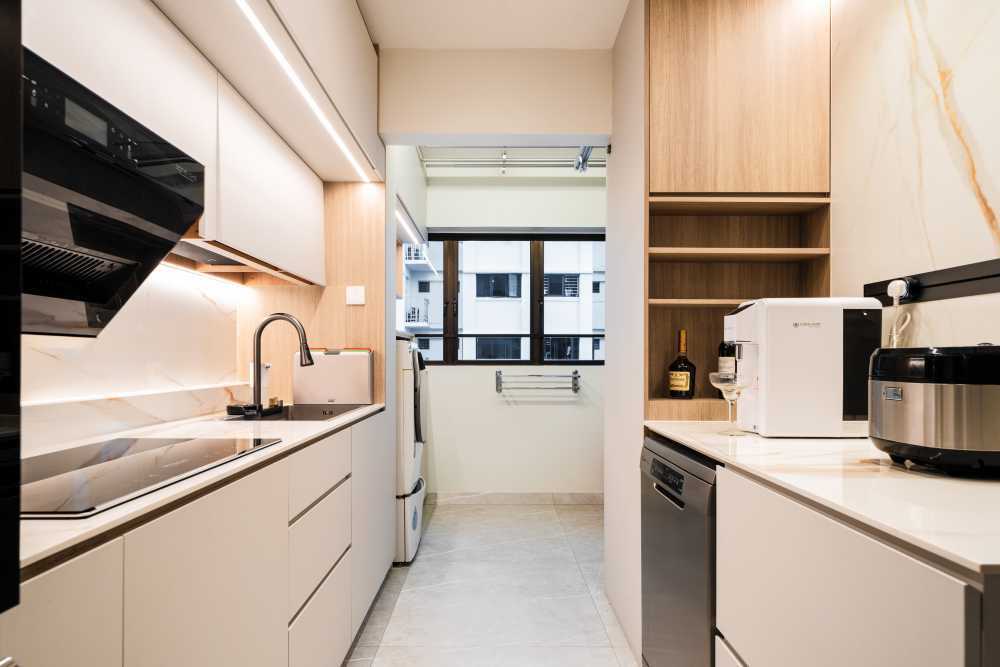 Modern Kitchen with Vinyl Flooring and Kitchen Window