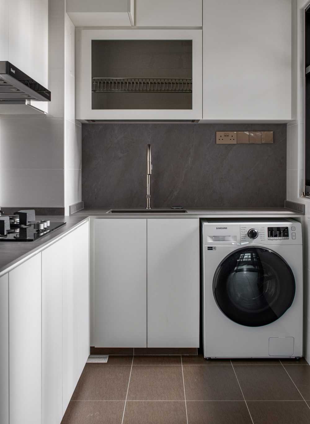 Scandinavian Kitchen with Countertop and Kitchen Backsplash