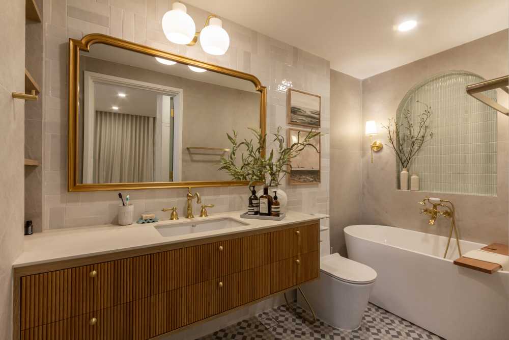 Scandinavian Bathroom with Mirror and Bathroom Storage