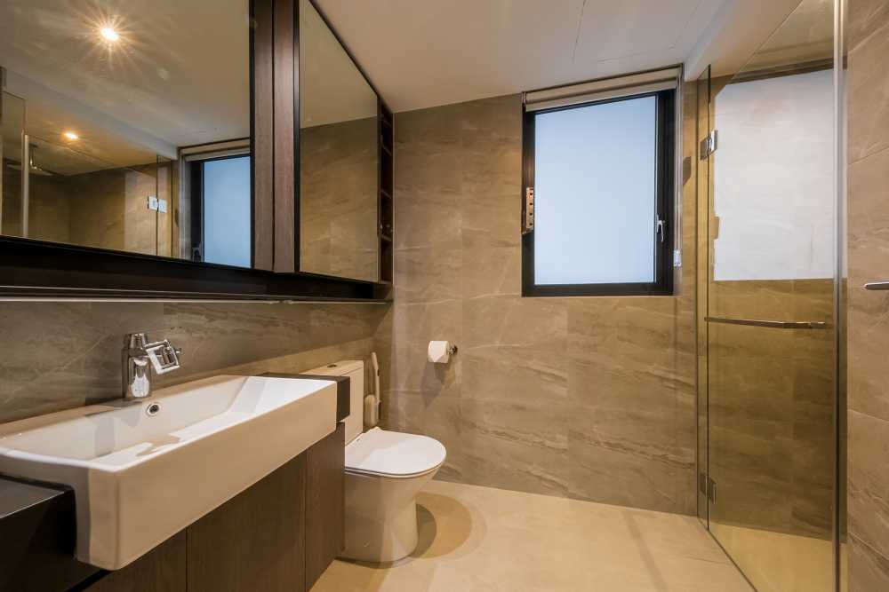 Contemporary Bathroom with Shower Screen and Bathroom Storage