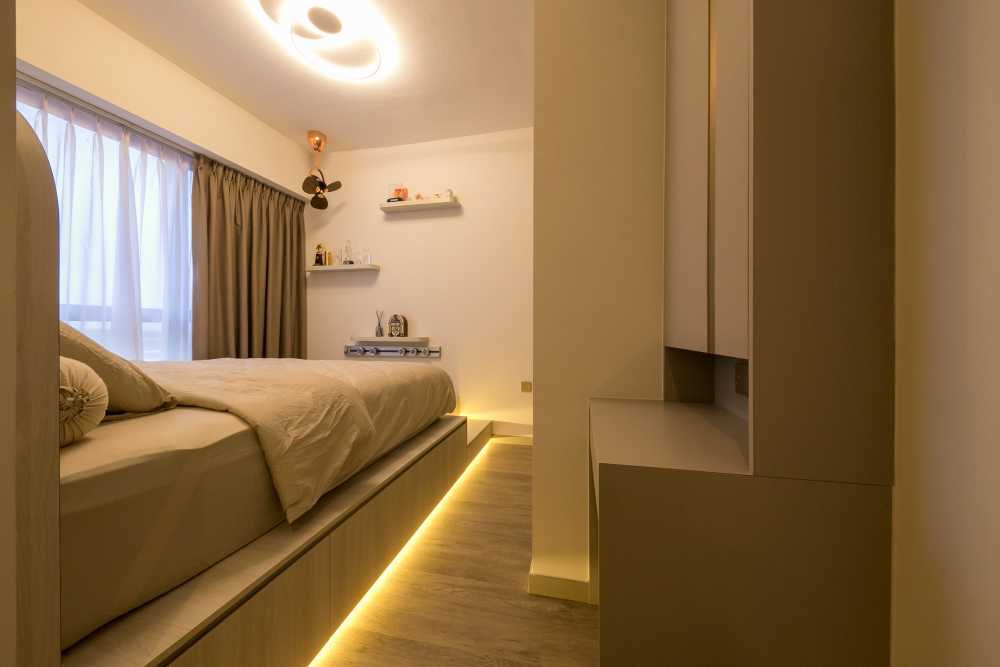 Contemporary Bedroom with Vinyl Flooring and Drop Light