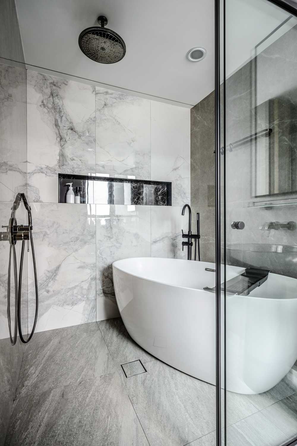 Modern Bathroom with Mirror and Bathroom Storage