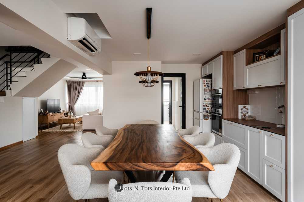 Scandinavian Dining Room with Drop Light and Dining Table