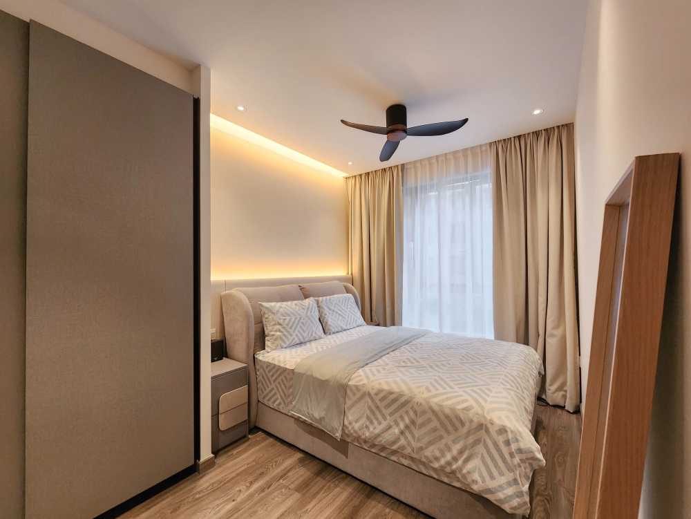 Contemporary Bedroom with Vinyl Flooring and Flooring