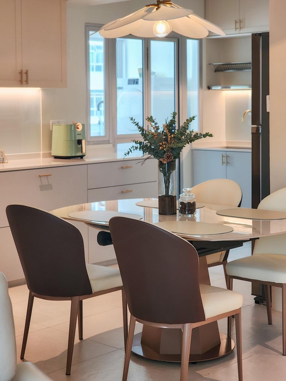Modern Kitchen with Countertop and Vinyl Flooring