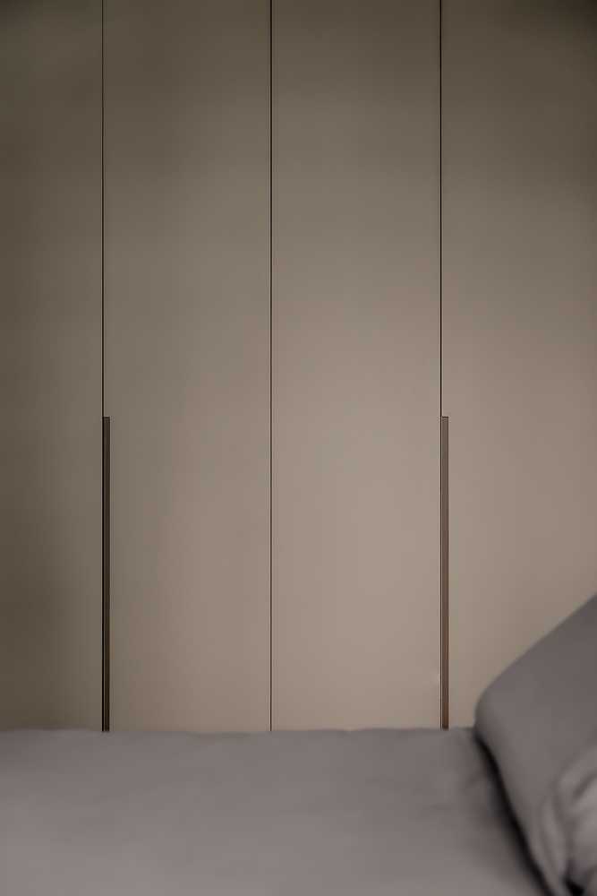 Contemporary Bedroom with Vinyl Flooring and Wardrobe