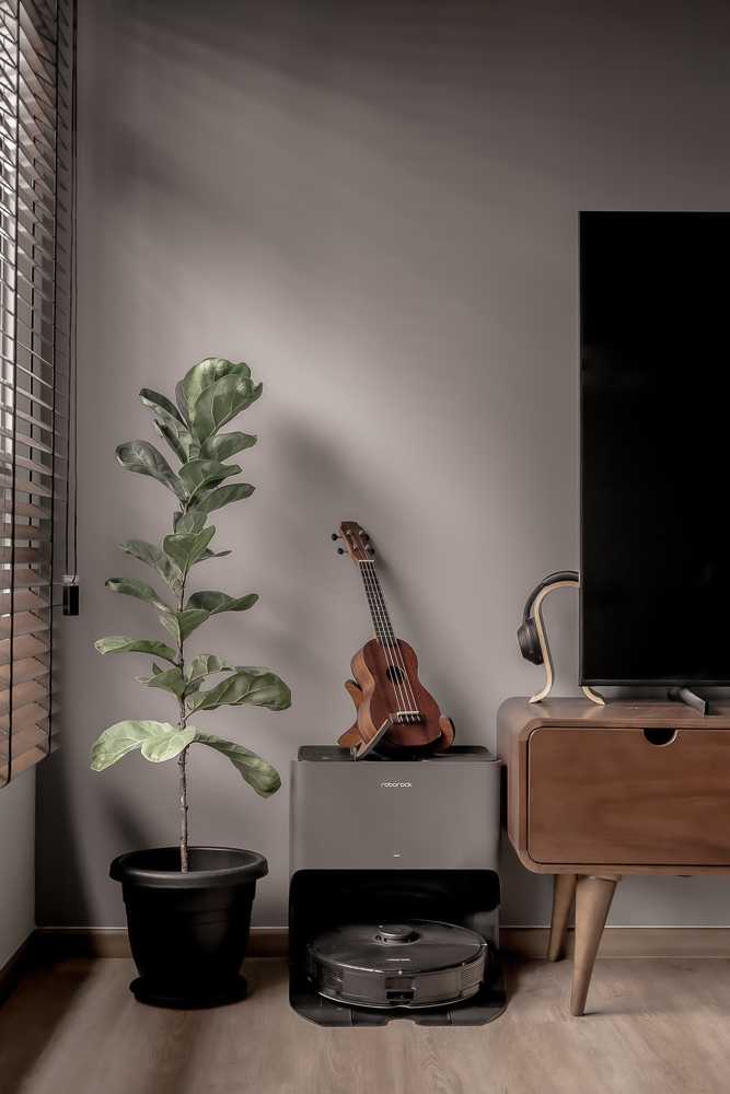 Contemporary Living Room with Vinyl Flooring and TV Console